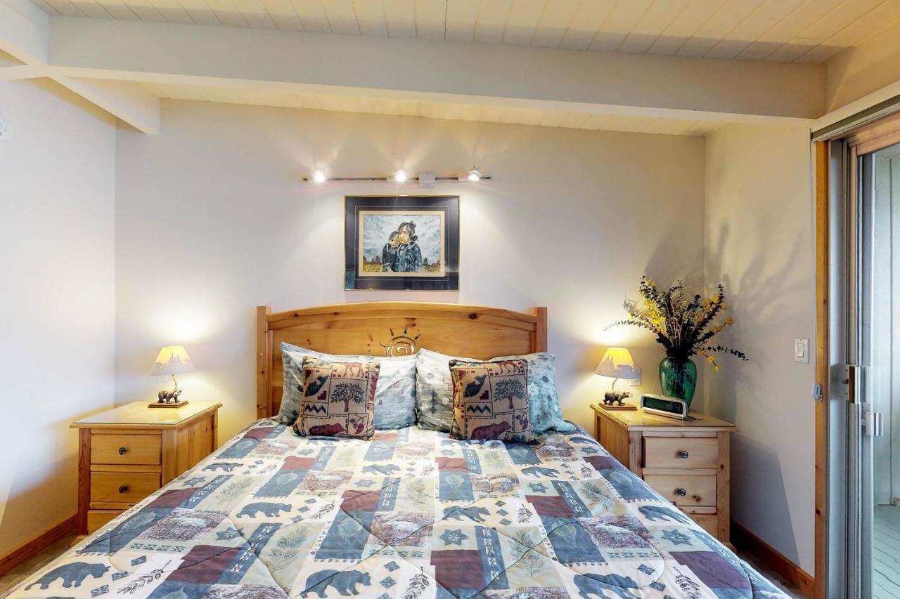 Many Springs Lakefront Condos Bigfork Extérieur photo